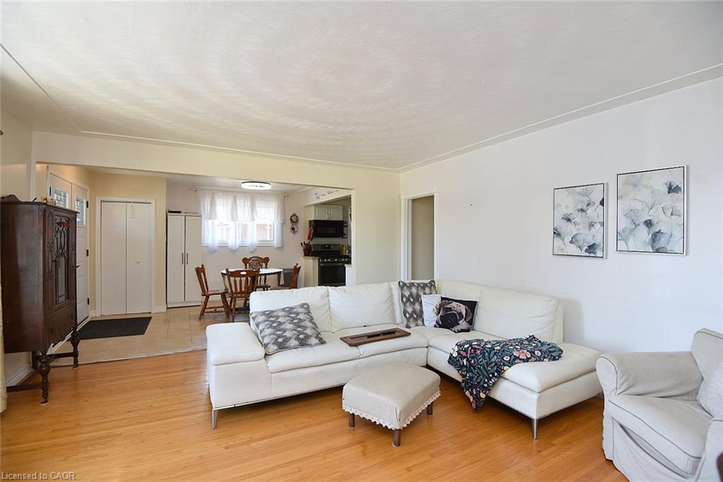 682 Mohawk Road W Property Photo 19