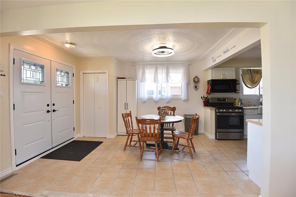 682 Mohawk Road W Property Photo 21