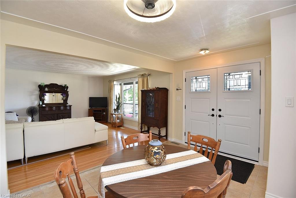 682 Mohawk Road W Property Photo 22