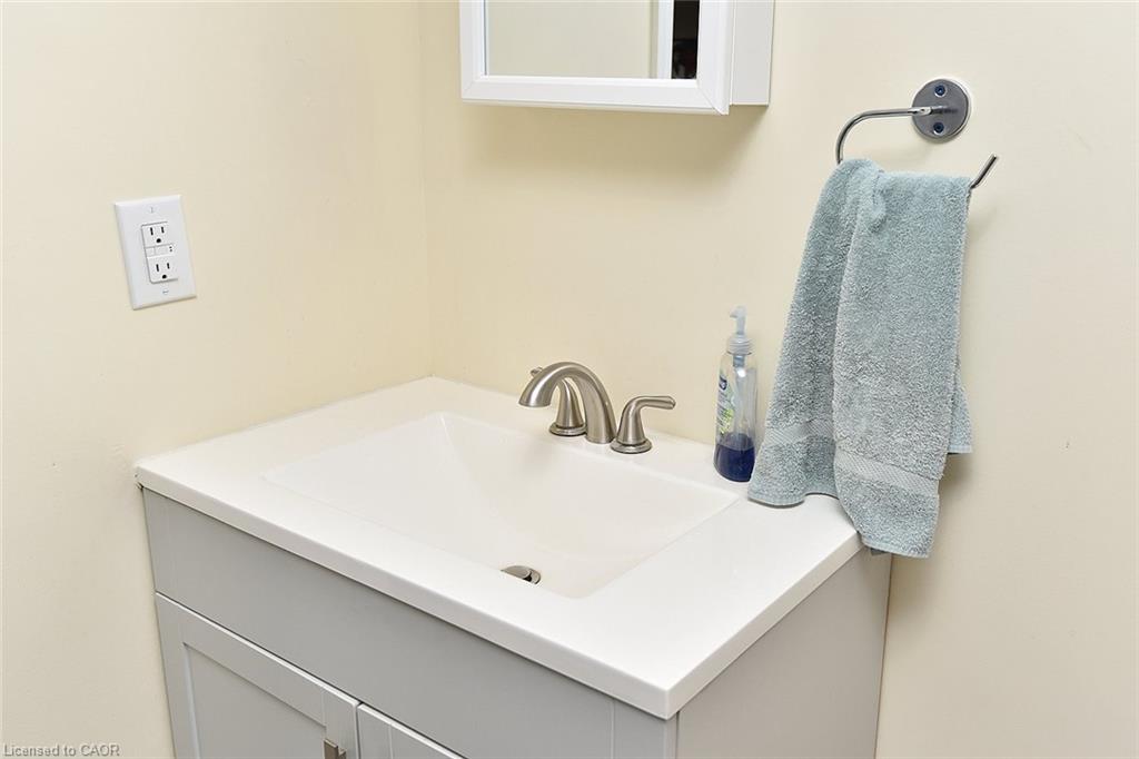 682 Mohawk Road W Property Photo 33
