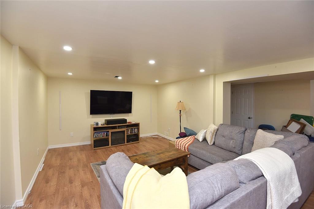 682 Mohawk Road W Property Photo 40