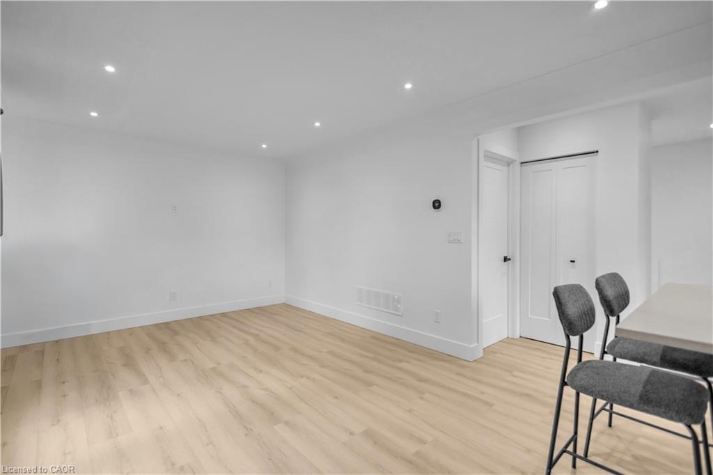 253 Fernwood Crescent Property Photo 8