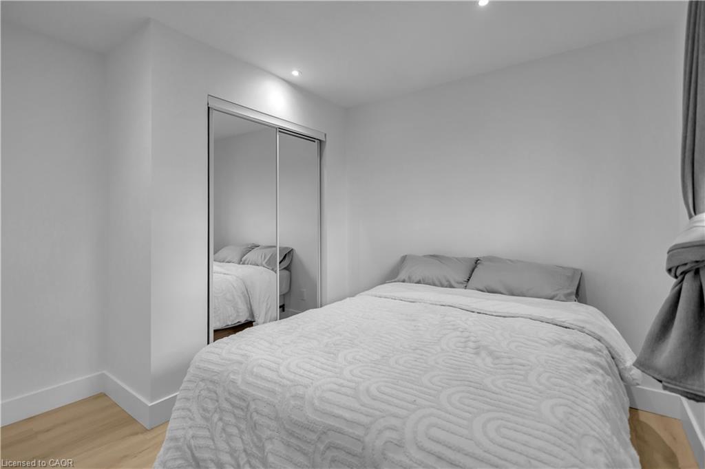 253 Fernwood Crescent Property Photo 17