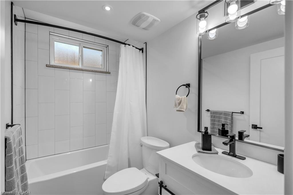 253 Fernwood Crescent Property Photo 27