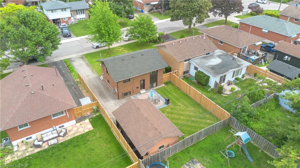 253 Fernwood Crescent Property Photo 40