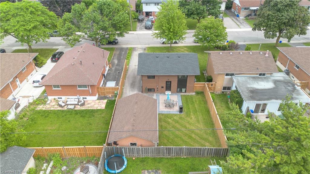 253 Fernwood Crescent Property Photo 41