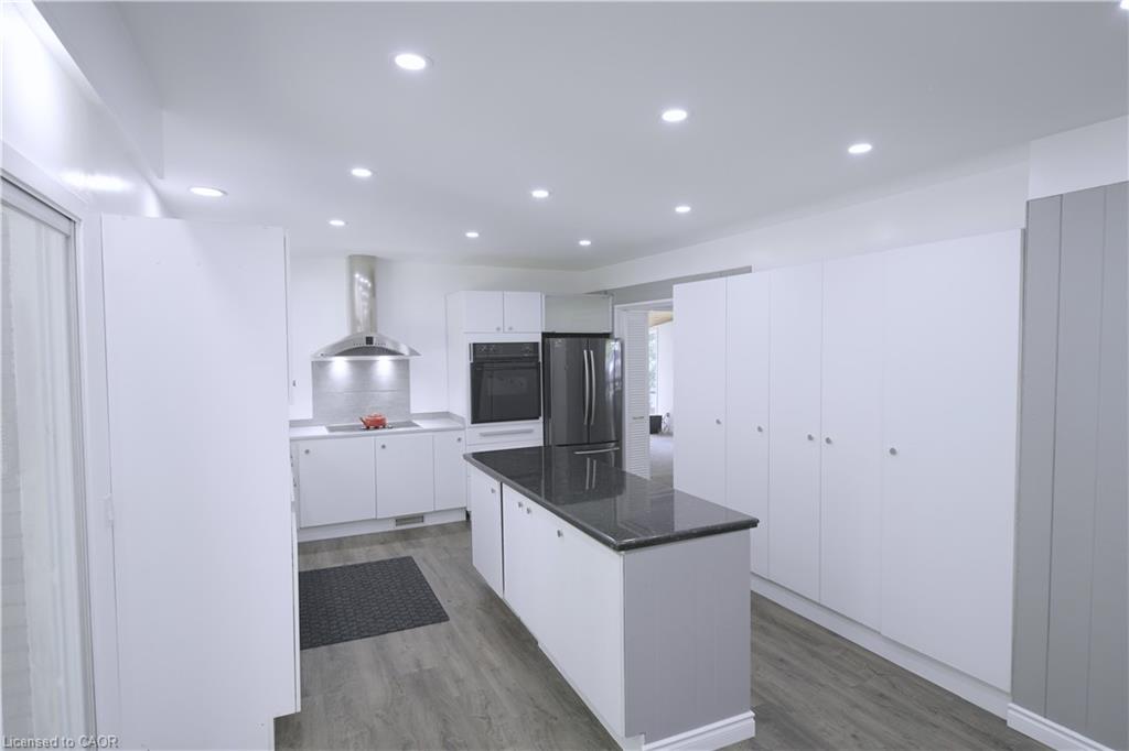 560 Crane Court Property Photo 9