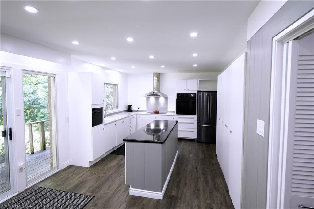 560 Crane Court Property Photo 14