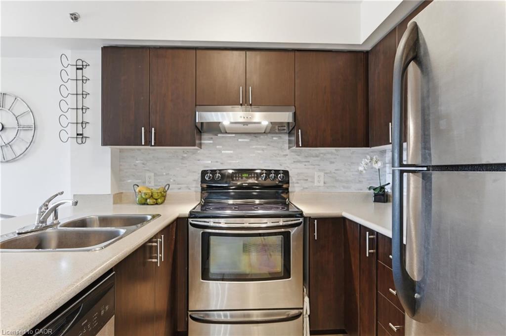 303-3060 Rotary Way Property Photo 5