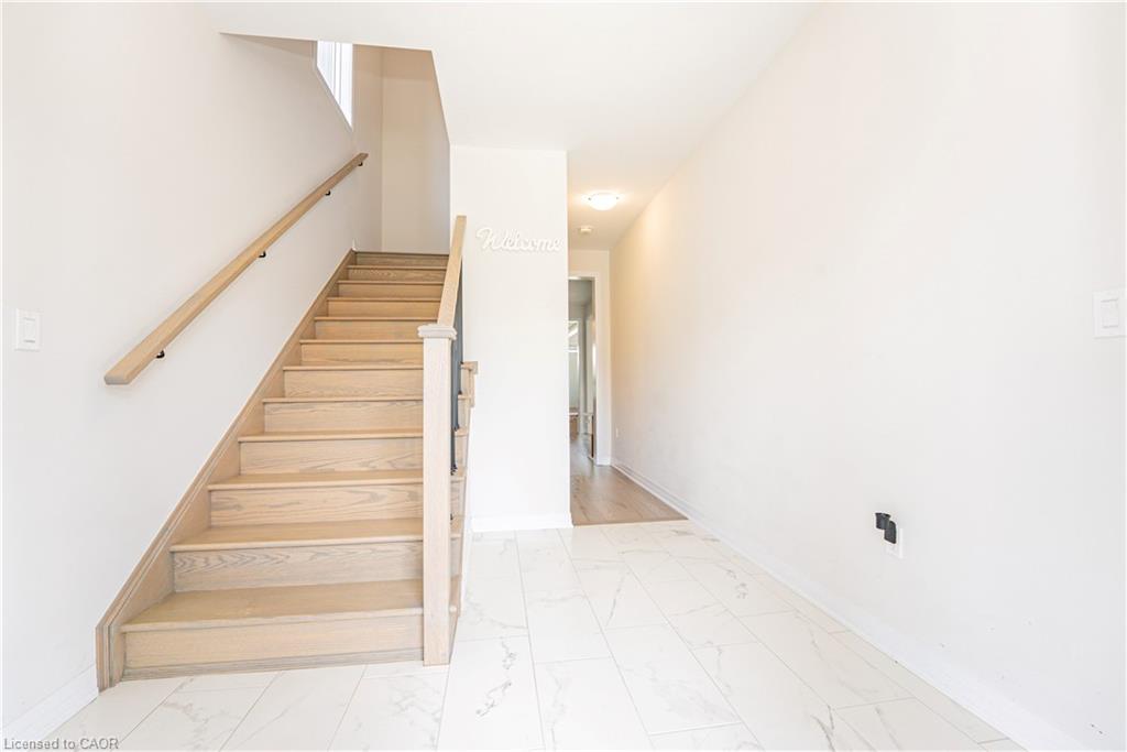 15 Tyler Ave Avenue Property Photo 5