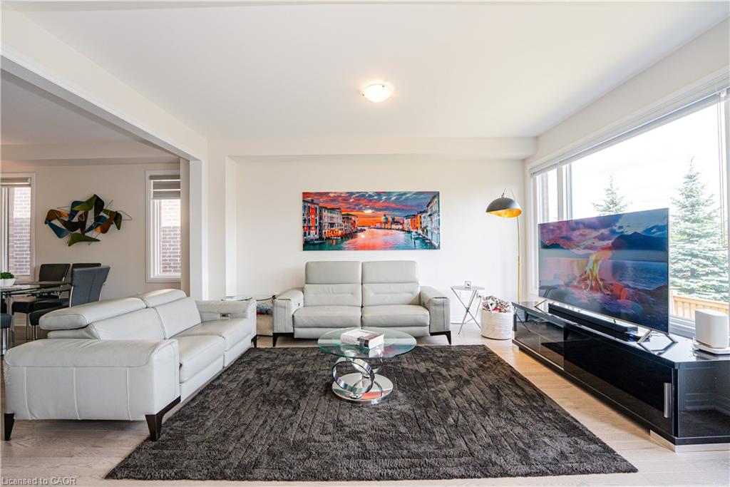 15 Tyler Ave Avenue Property Photo 11