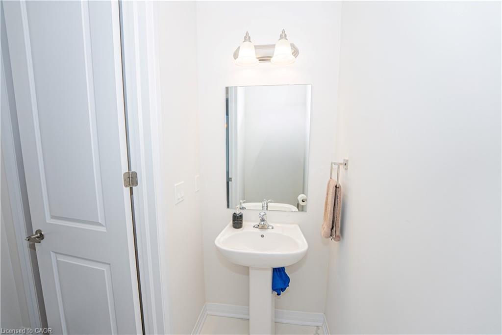 15 Tyler Ave Avenue Property Photo 21