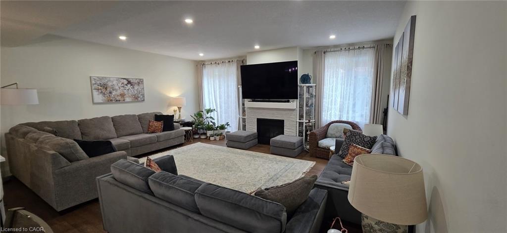 1156 Swan Street Property Photo 14