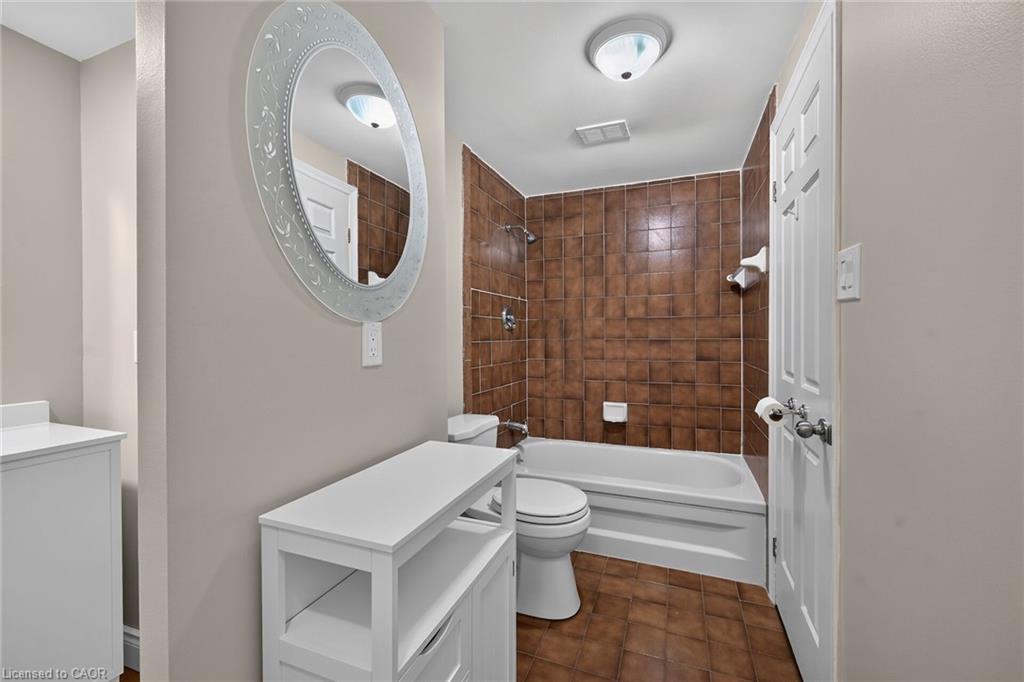 103-40 Harrisford Street Property Photo 29
