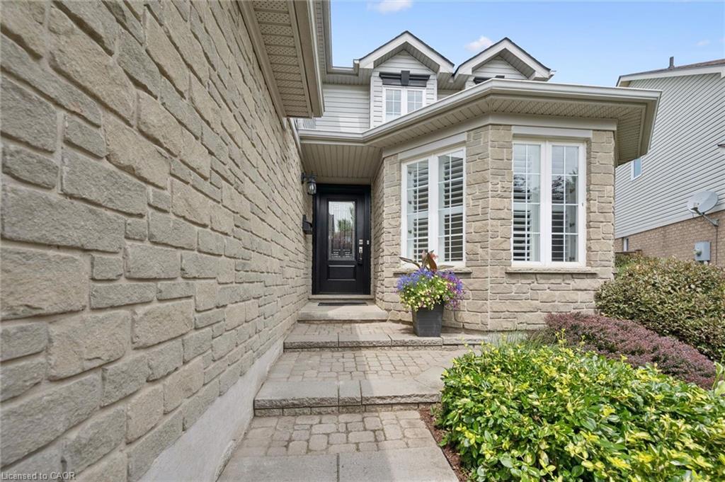 79 Wadsworth Crescent Property Photo 6