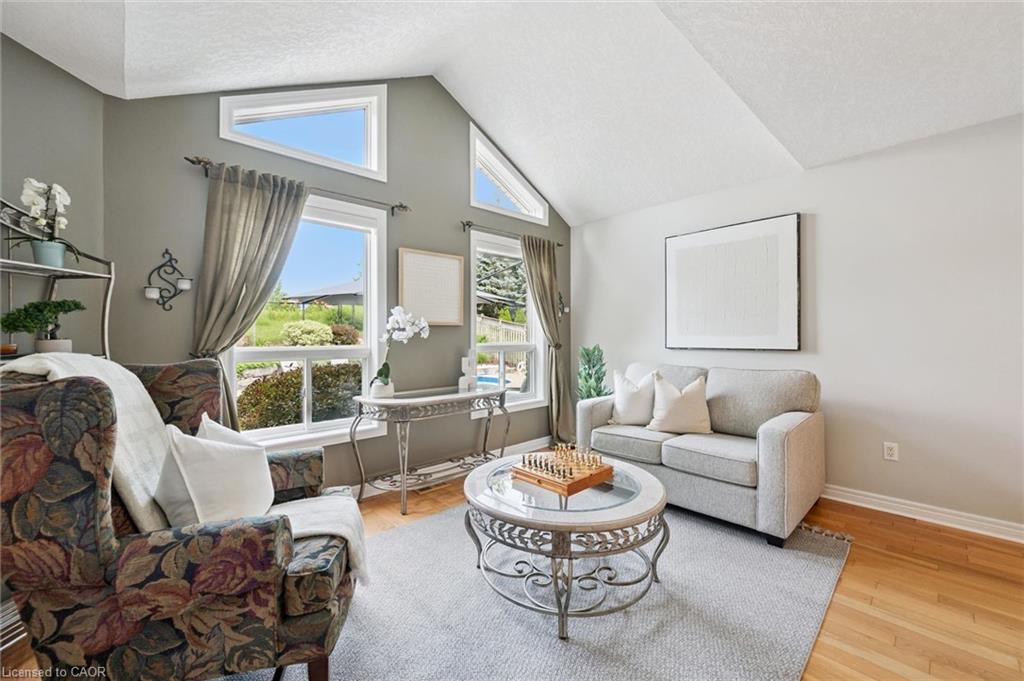 79 Wadsworth Crescent Property Photo 15