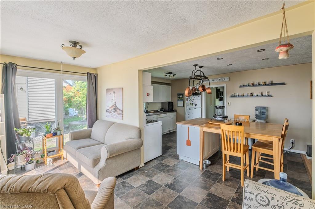 325 Blue Water Parkway Property Photo 9
