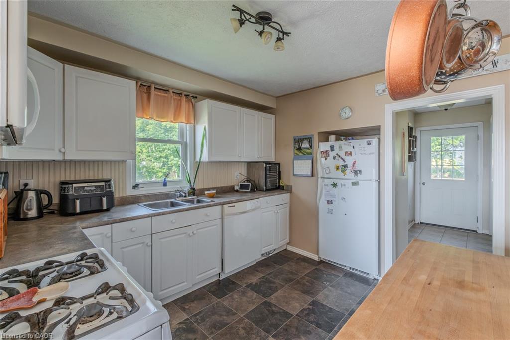 325 Blue Water Parkway Property Photo 11