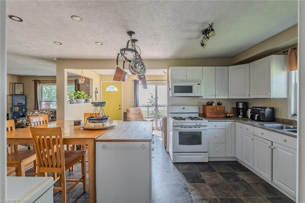 325 Blue Water Parkway Property Photo 12