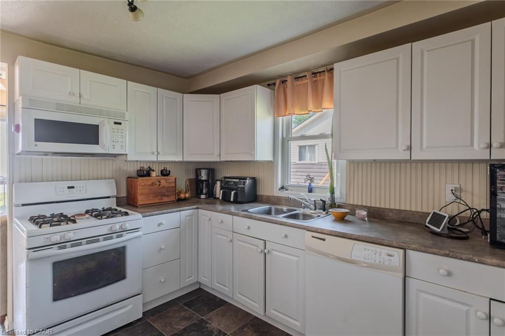 325 Blue Water Parkway Property Photo 13
