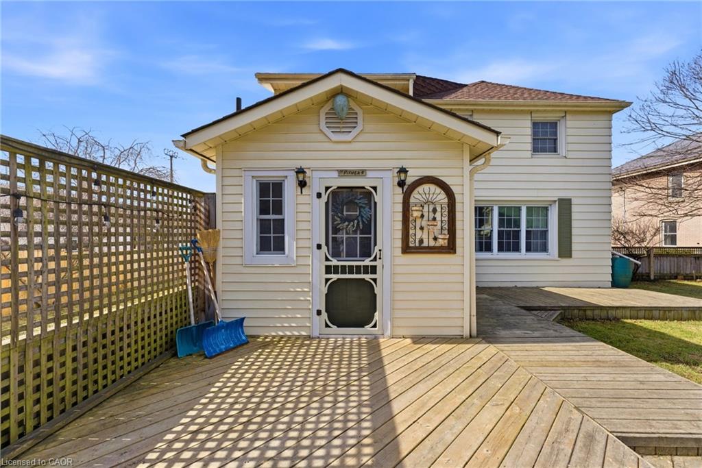 9 Willow Street Property Photo 4
