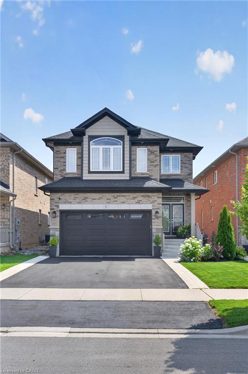 5 Narbonne Crescent Property Photo 2