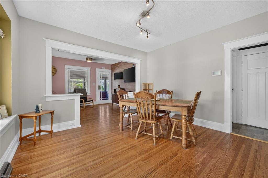 208 Carlton Street Property Photo 12