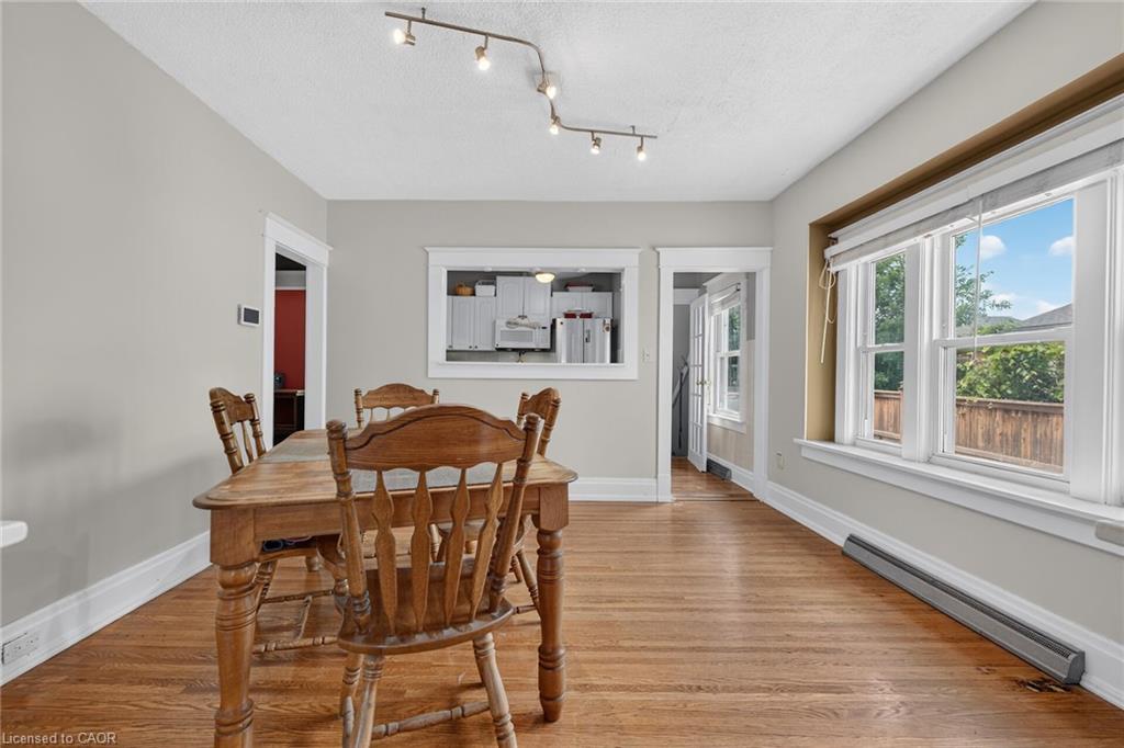 208 Carlton Street Property Photo 15