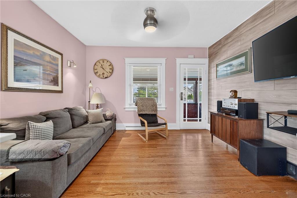 208 Carlton Street Property Photo 17