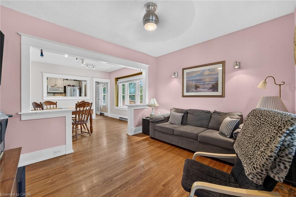 208 Carlton Street Property Photo 20