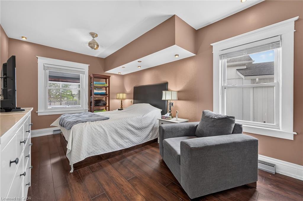 208 Carlton Street Property Photo 28