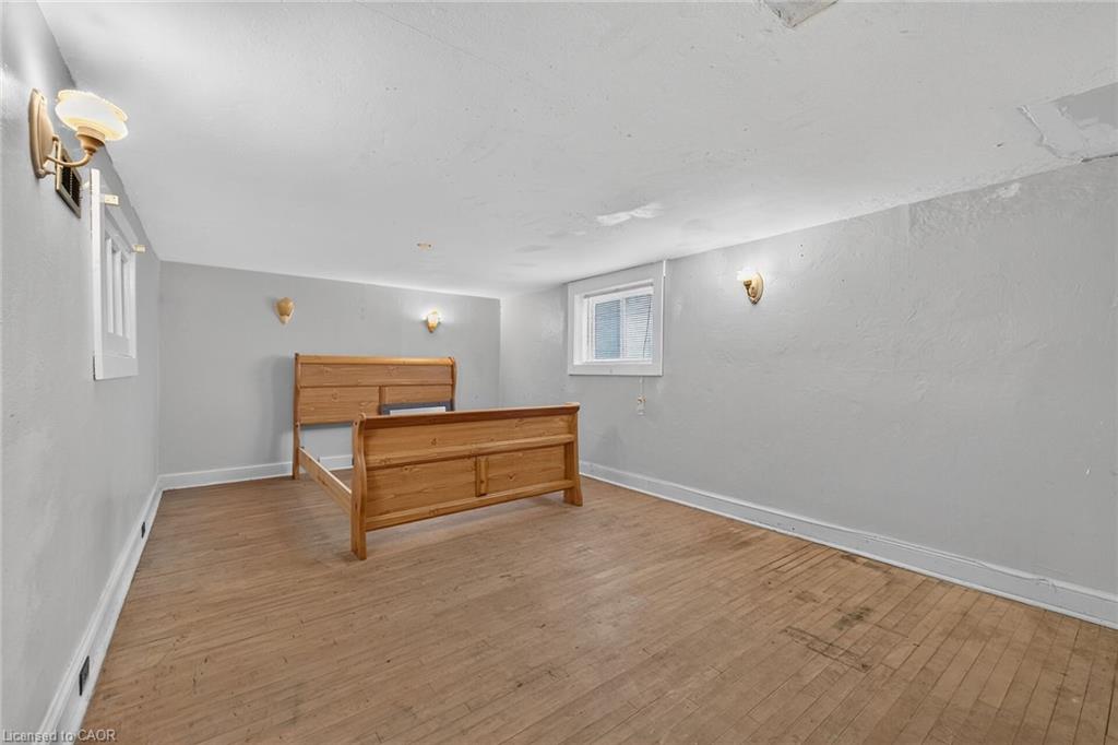 208 Carlton Street Property Photo 32