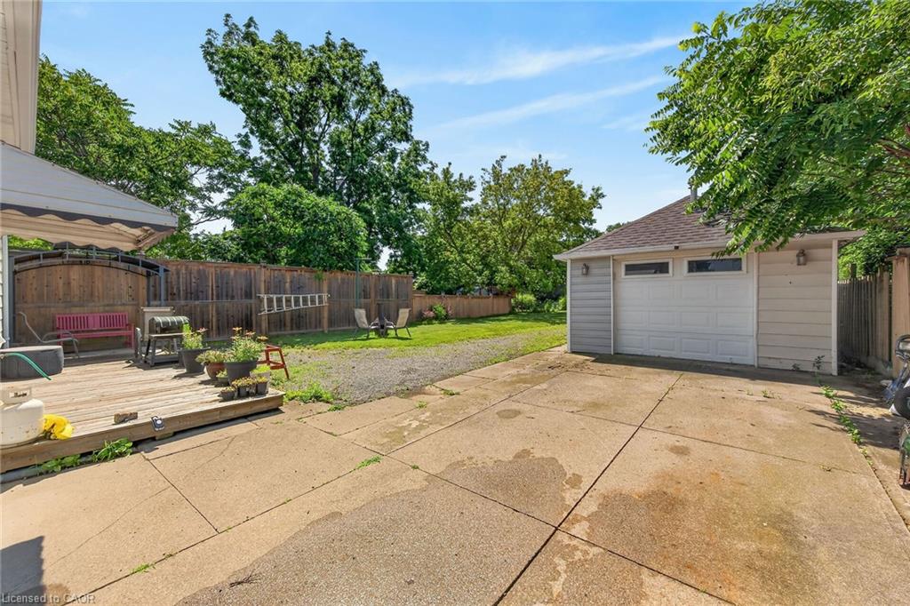 208 Carlton Street Property Photo 36