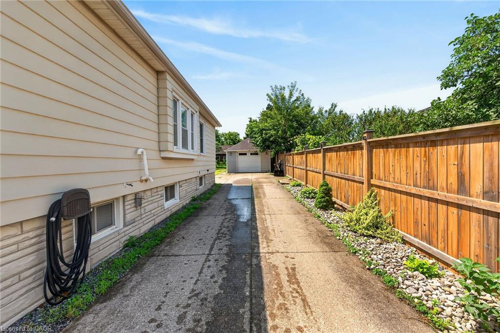 208 Carlton Street Property Photo 38