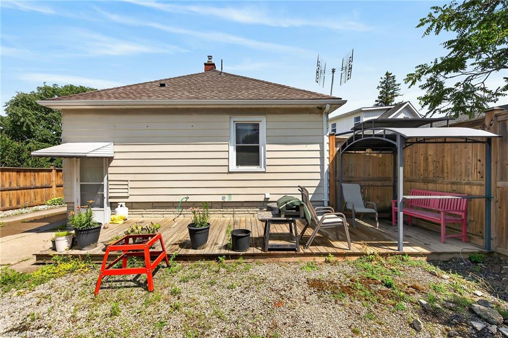 208 Carlton Street Property Photo 41