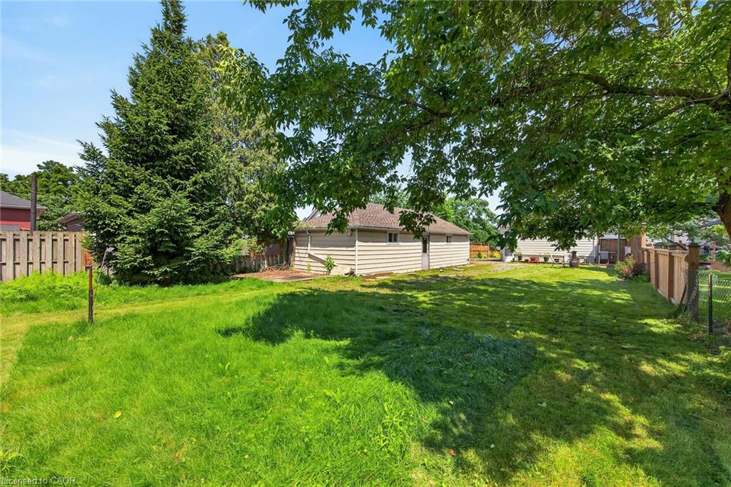 208 Carlton Street Property Photo 44