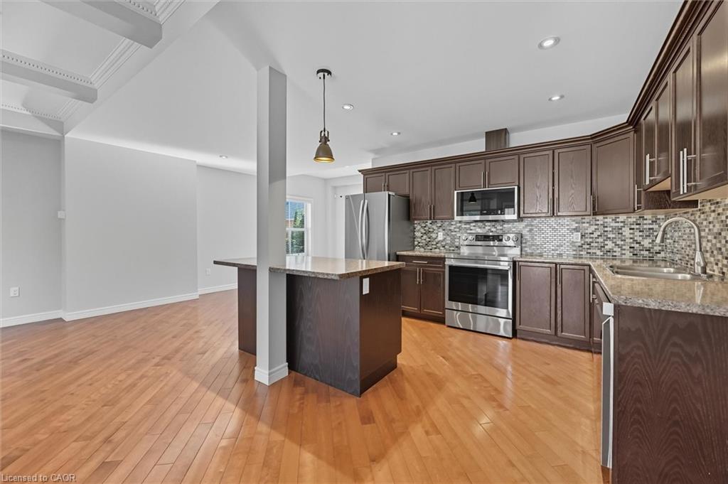 88 Wood Street E Property Photo 7