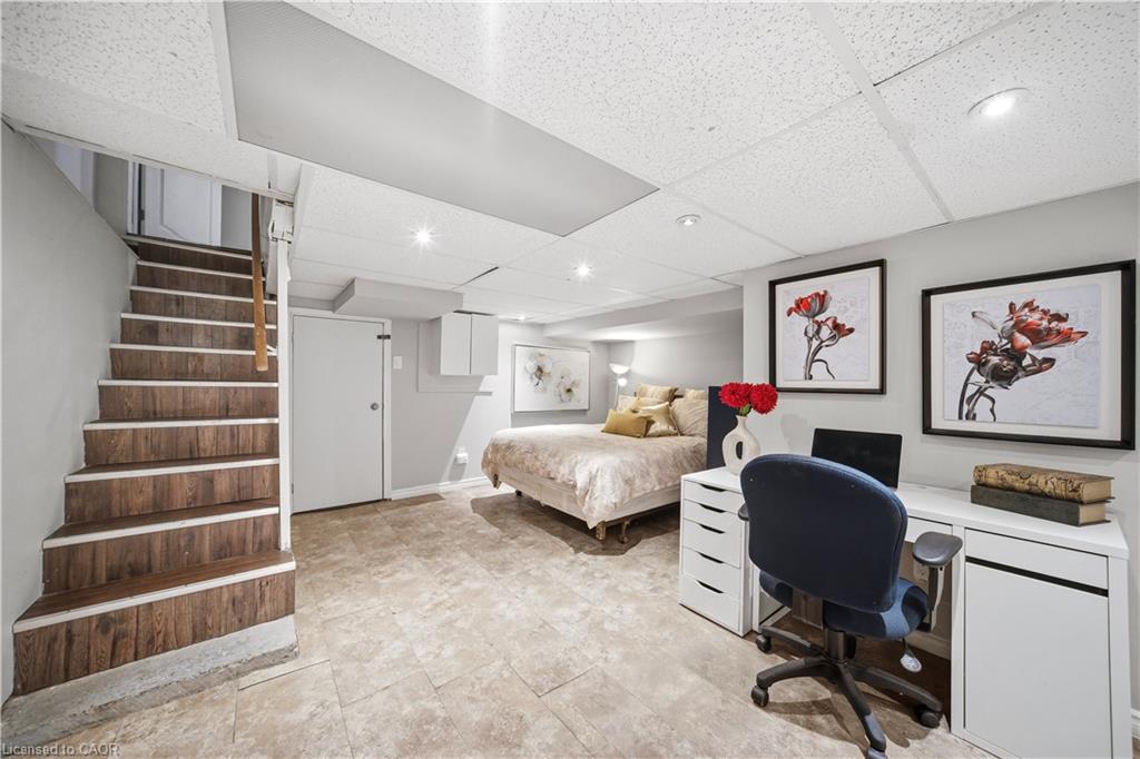 107 Queen Street S Property Photo 15