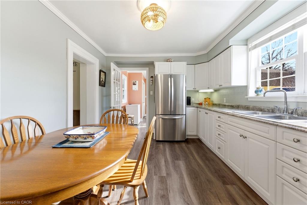 9 Willow Street Property Photo 10