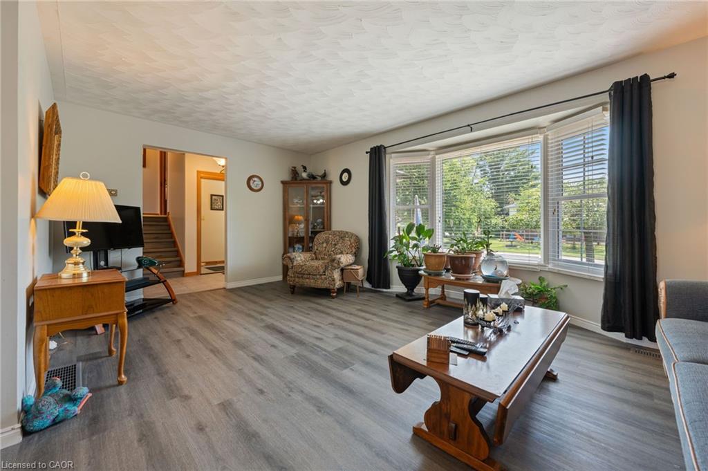 25 Lakeview Avenue Property Photo 10