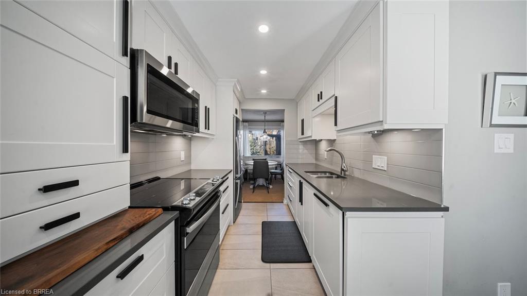 23 Freeman Crescent Property Photo 3
