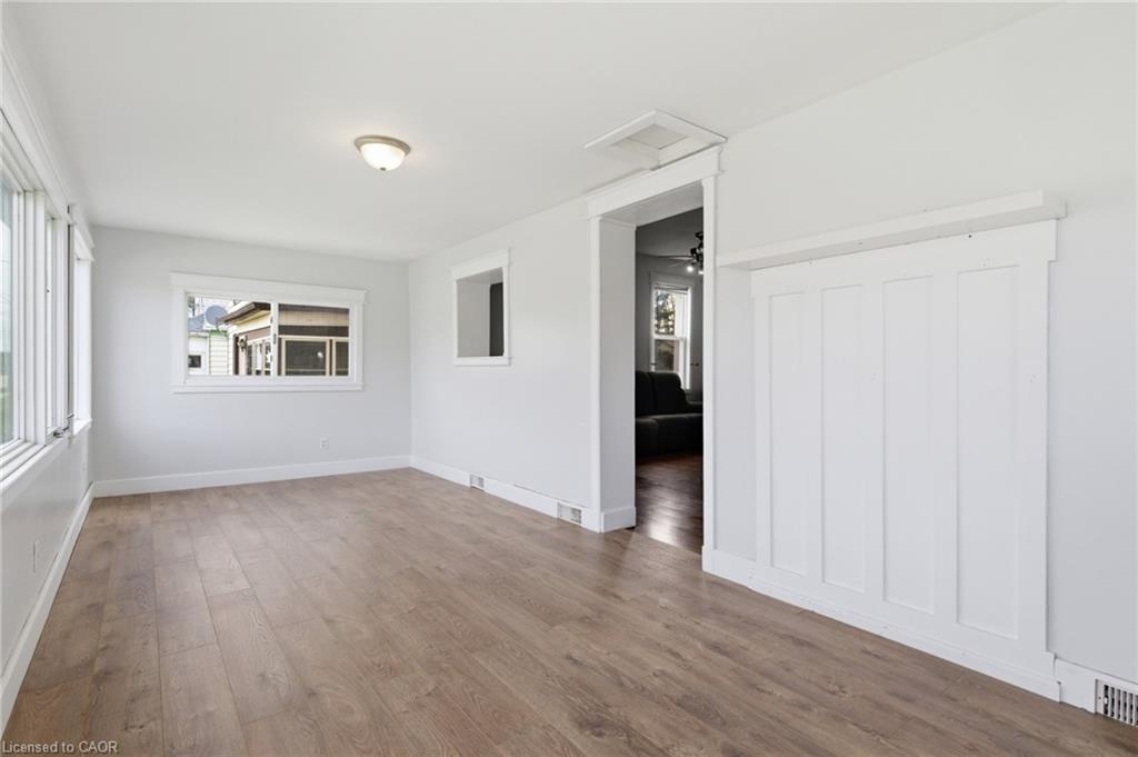 368 Wellington Avenue S Property Photo 5