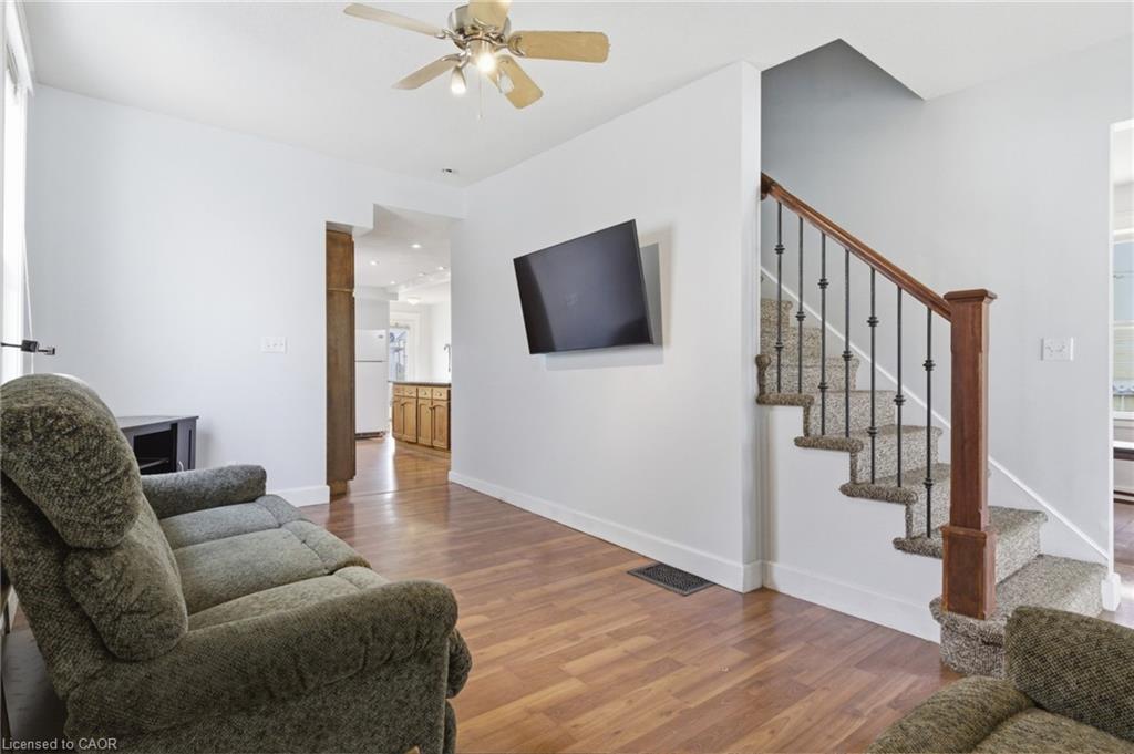 368 Wellington Avenue S Property Photo 6