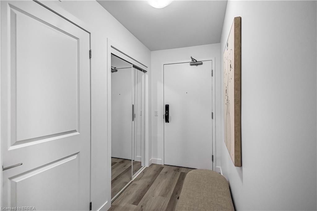 212-461 Green Road Property Photo 2