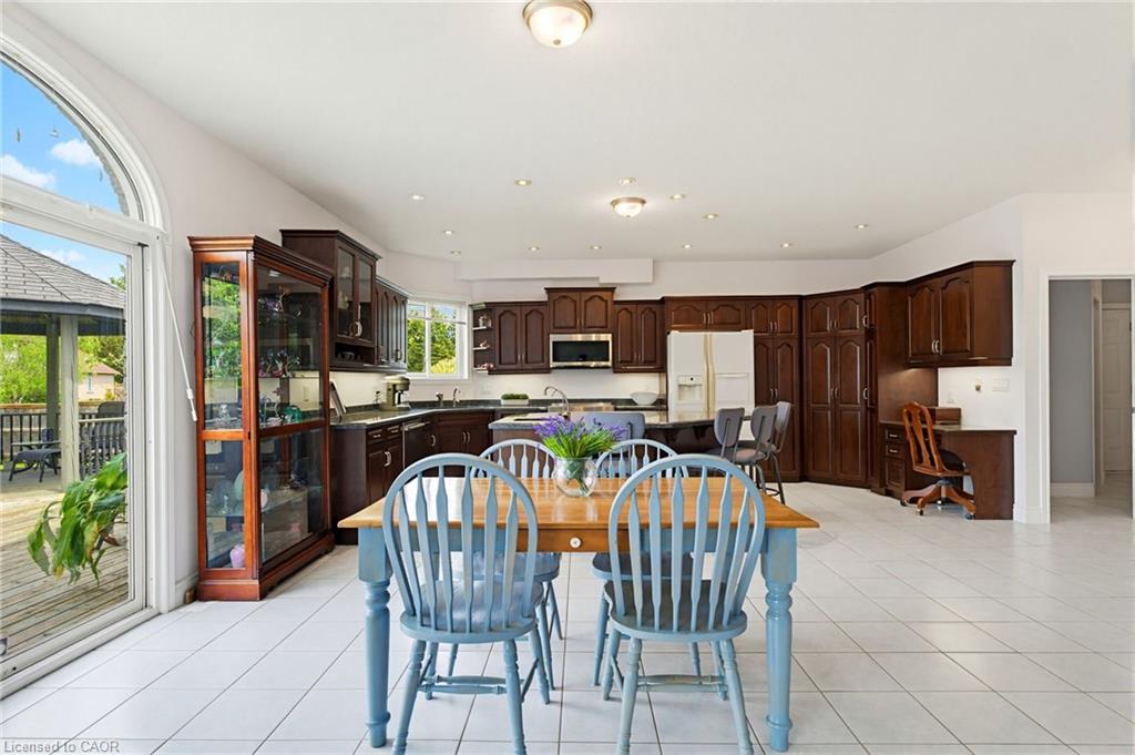 184 Woodridge Drive Property Photo 12