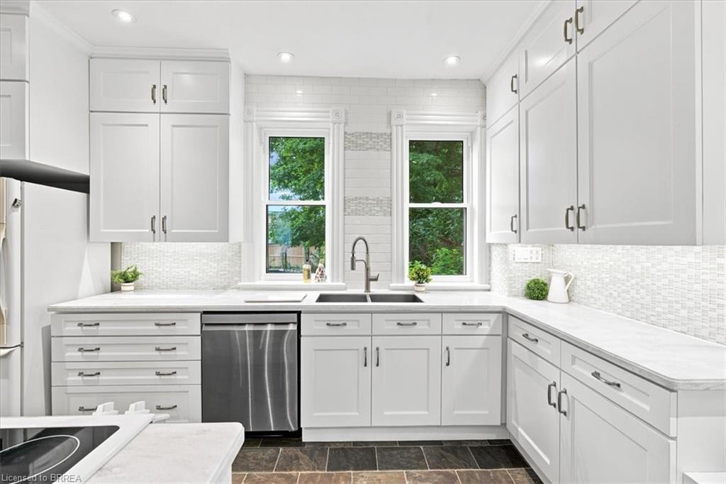 55 William Street Property Photo 19