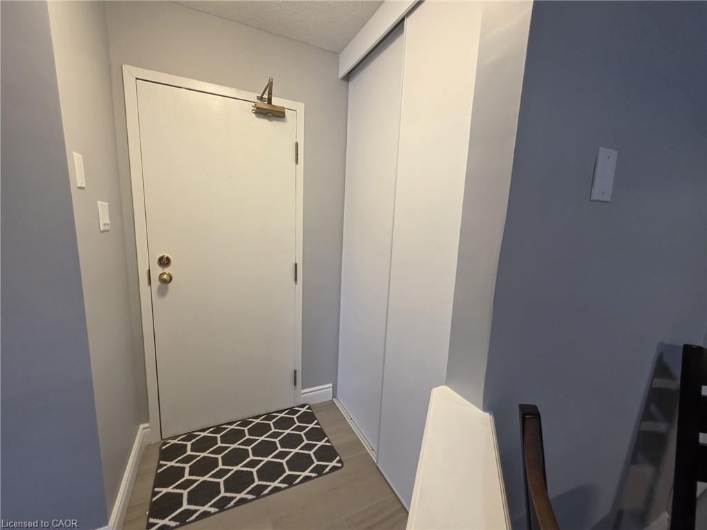 106-565 Greenfield Avenue Property Photo 3