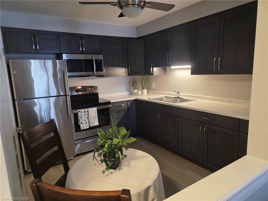 106-565 Greenfield Avenue Property Photo 6