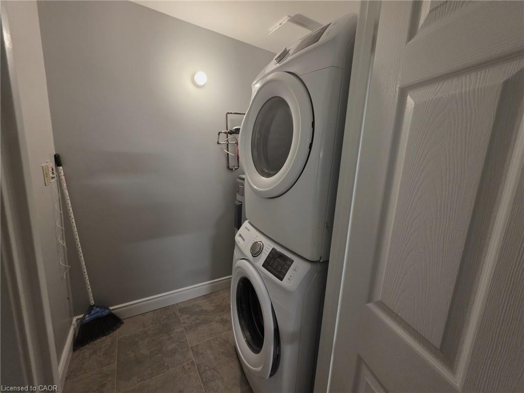 106-565 Greenfield Avenue Property Photo 11