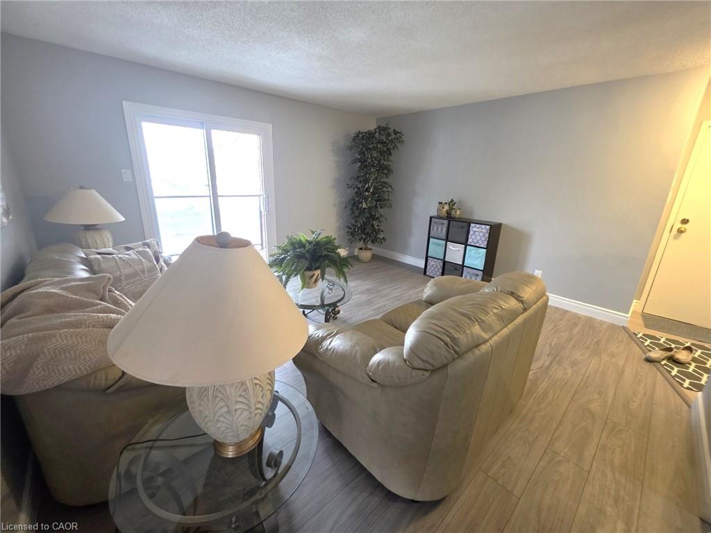 106-565 Greenfield Avenue Property Photo 16